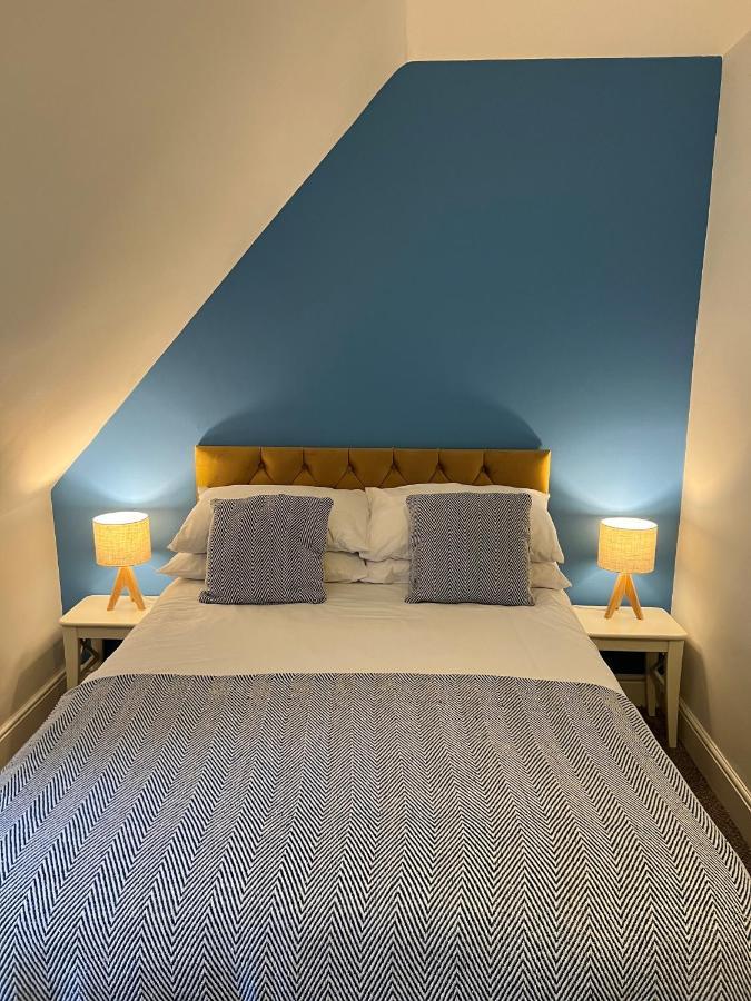 The Corrie Hotel Bagian luar foto